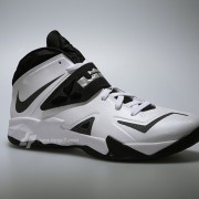 Nike Zoom Soldier VII