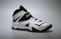 Nike Zoom Soldier VII