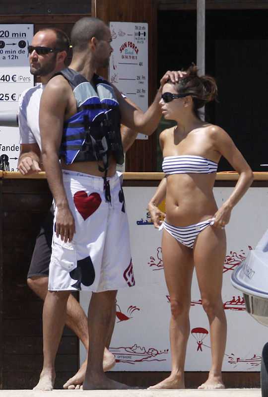 eva_longoria_vacances011