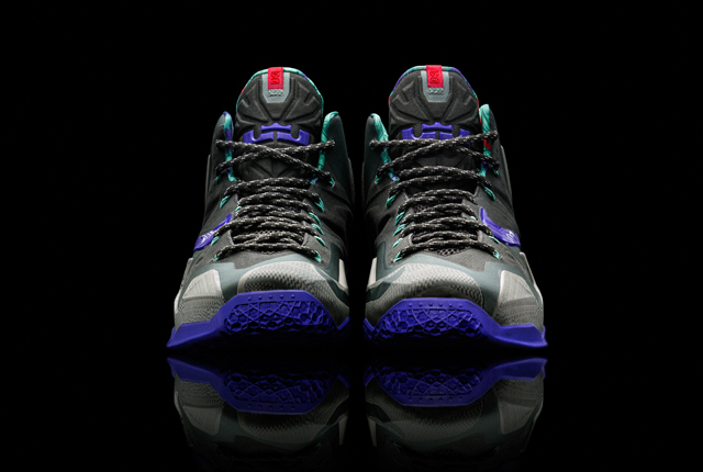 Nike LeBron 11