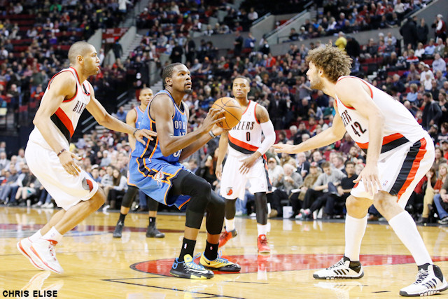 Kevin Durant encerclé