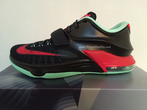nike-kd7-black-bad-apple-1-580x435