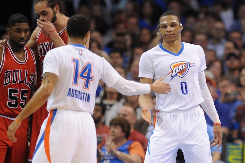 Russell Westbrook s'occupe encore de tout face aux Bulls