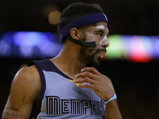 635665049515814107-Grizzlies-Warriors-Ba-Shie