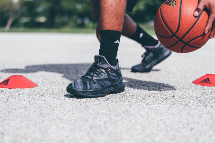 adidas_dlillard2_shark_black_2
