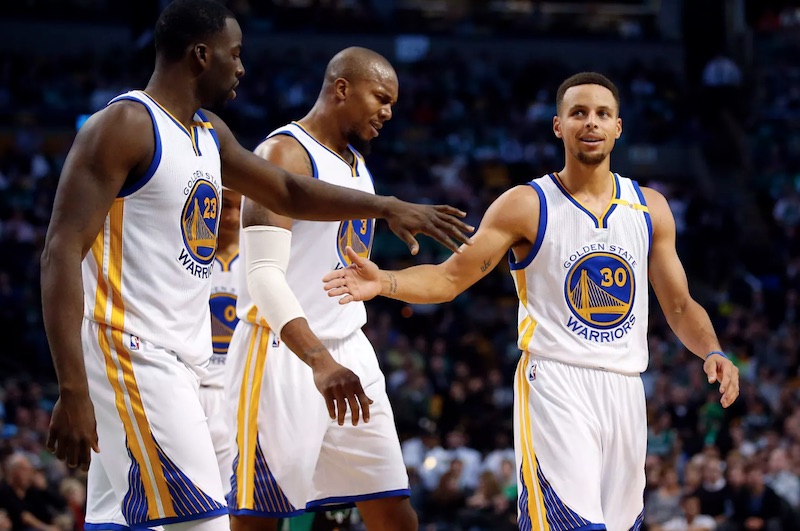 Sixième victoire de suite pour les Warriors. Pour la première fois de la saison, c'est Klay Thompson avec 28 points qui termine meilleur marqueur de son équipe, mais c'est encore Kevin Durant qui a impressionné. Le néo-Warrior poursuit son début de saison d'une efficacité diabolique, comme en atteste ses 23 points à 10 sur 13 aux tirs, 10 rebonds et 7 passes.