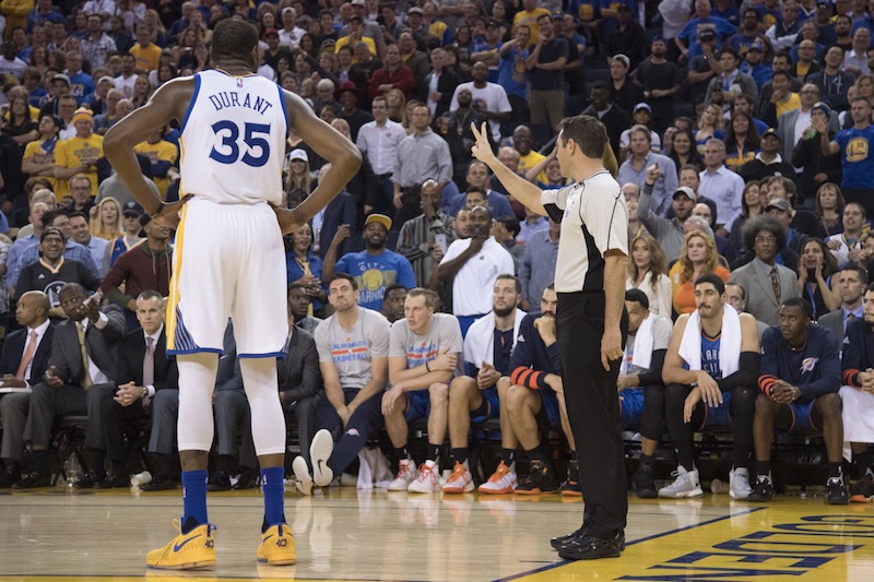 Auteur de 29 pts avant la pause, Kevin Durant a martyrisé ses anciens coéquipiers. C'est la 4e victoire de suite des Warriors, et la 1ère défaite du Thunder.