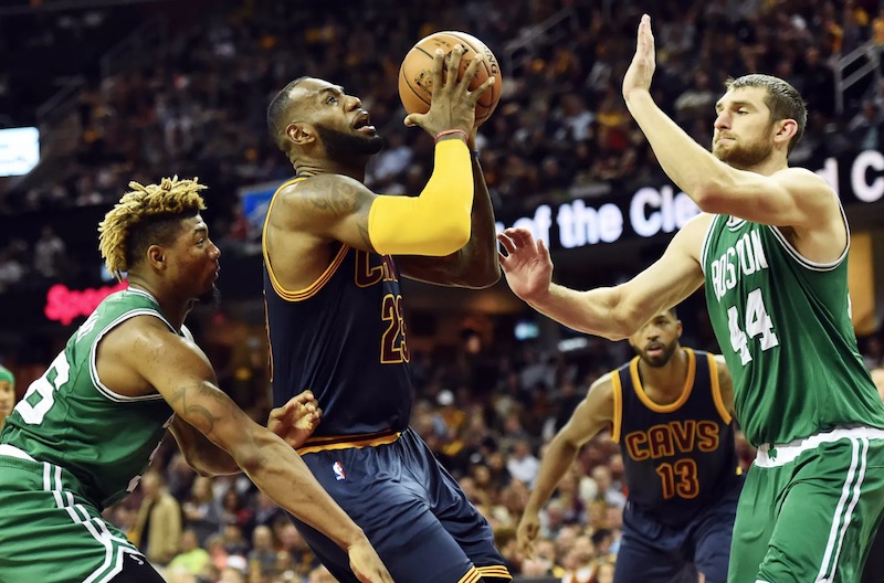 LeBron James (30 points, 12 passes) permet aux Cavaliers de rester invaincus