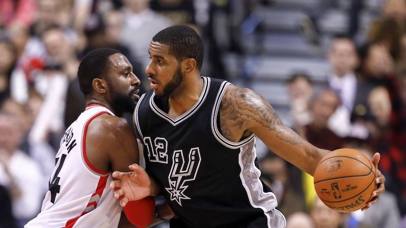 San Antonio inflige aux Raptors une 4e défaite de suite