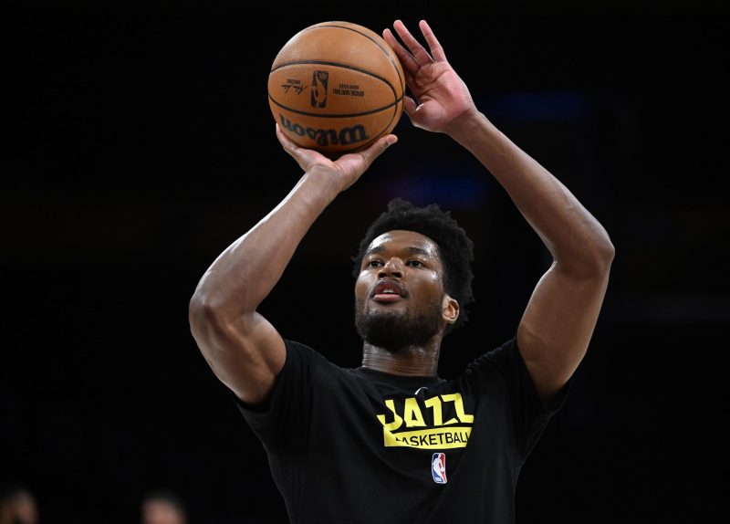 damian jones
