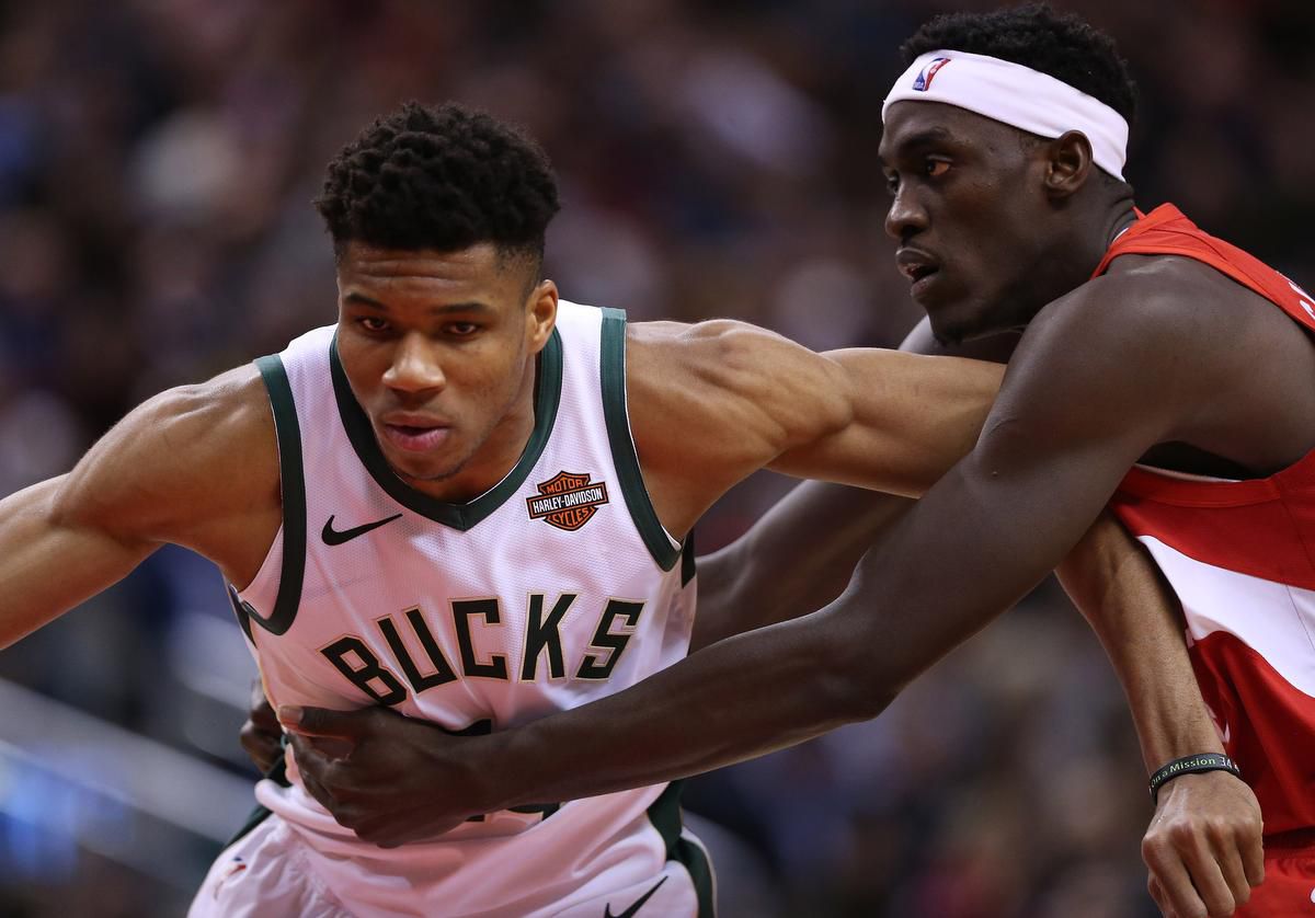 Giannis Antetokounmpo et Pascal Siakam