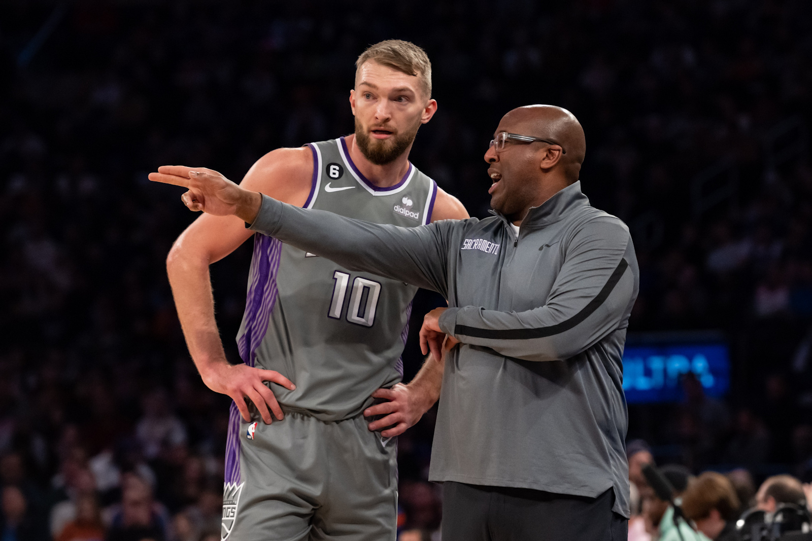 Domantas Sabonis Mike Brown