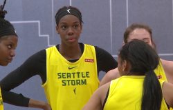 Dominique Malonga enflamme l’entraînement de Seattle avec un premier dunk