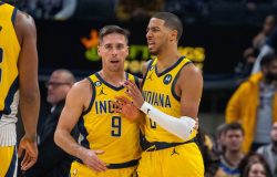 TJ McConnell se tient prêt