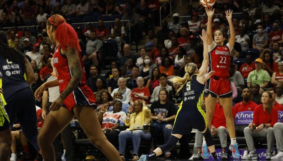 En prolongation, Sonia Citron crucifie les Wings de Paige Bueckers