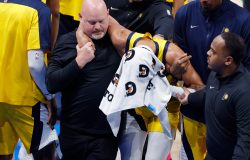 Les images déchirantes de la grave blessure de Tyrese Haliburton…