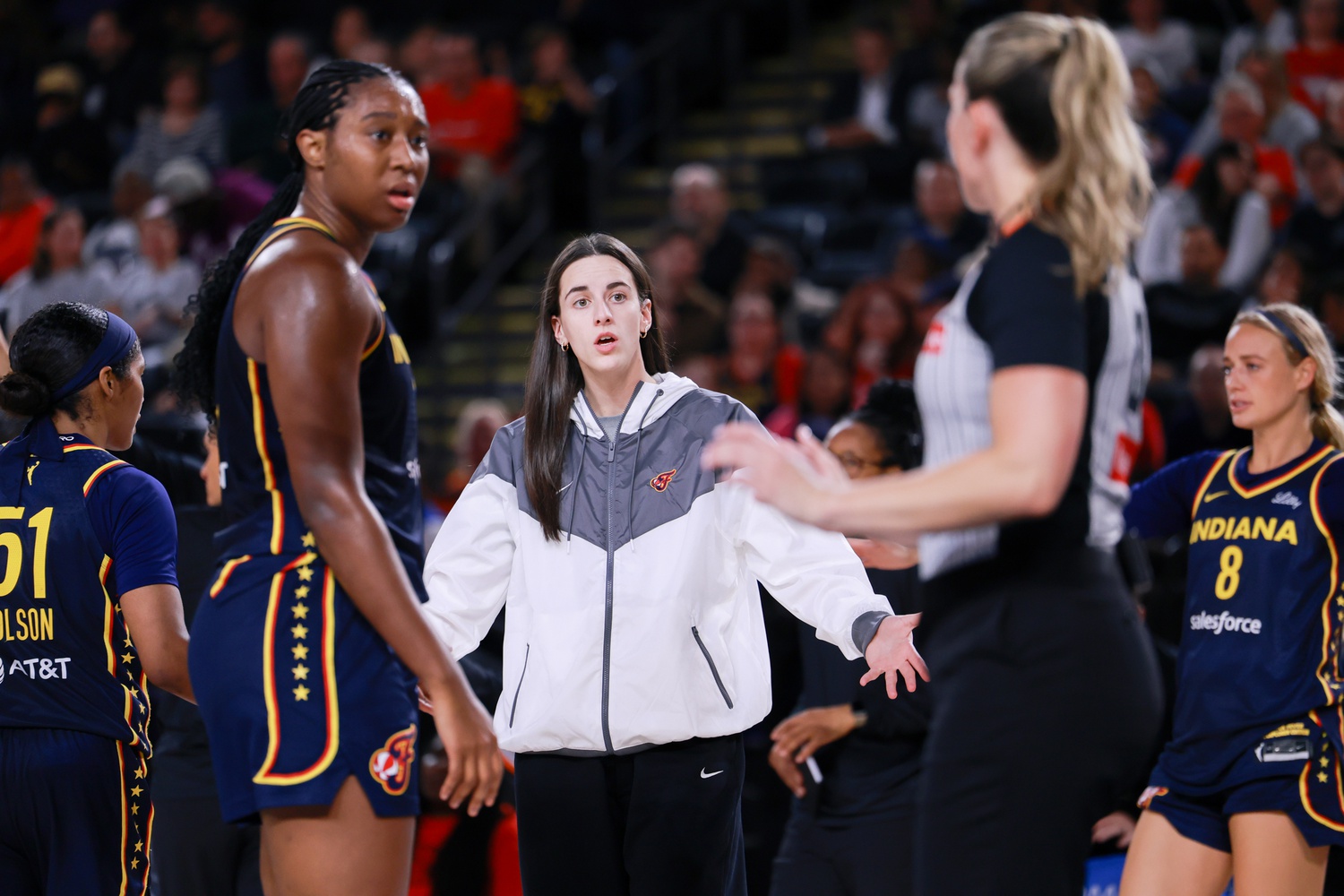 Les arbitres en WNBA
