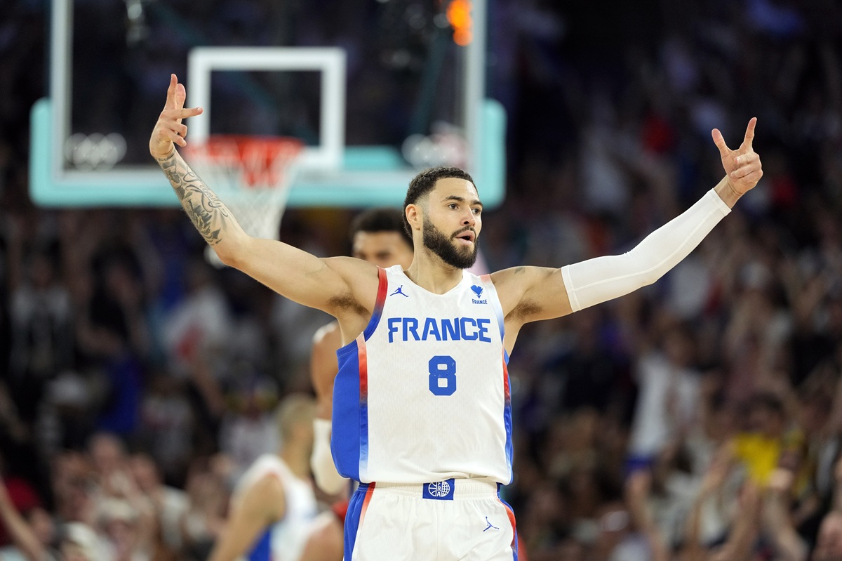 Isaïa Cordinier (France) contre le Canada lors des JO