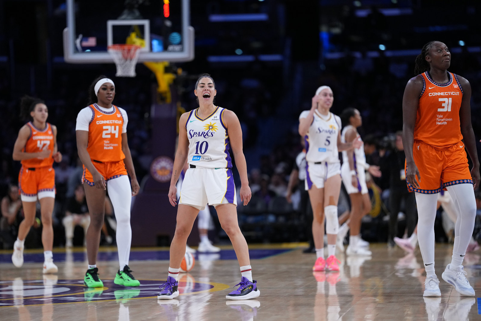 kelsey plum sparks