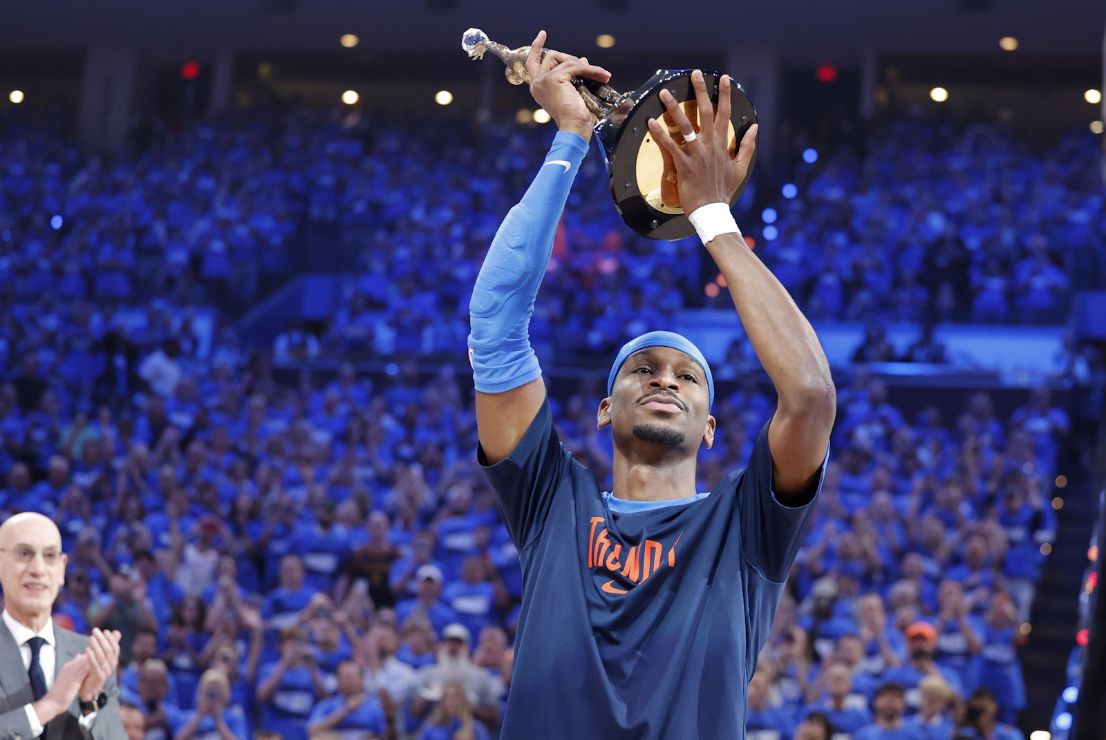 Shai Gilgeous-Alexander a reçu la clé de la ville d'Hamilton et une rue portera bientôt son nom.