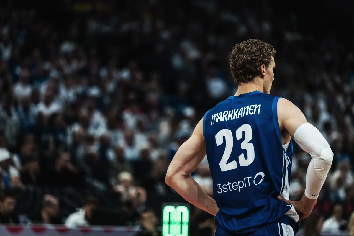 Lauri Markkanen avec la Finlande