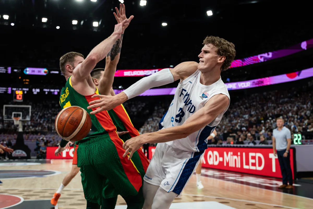 Lauri Markkanen avec la Finlande