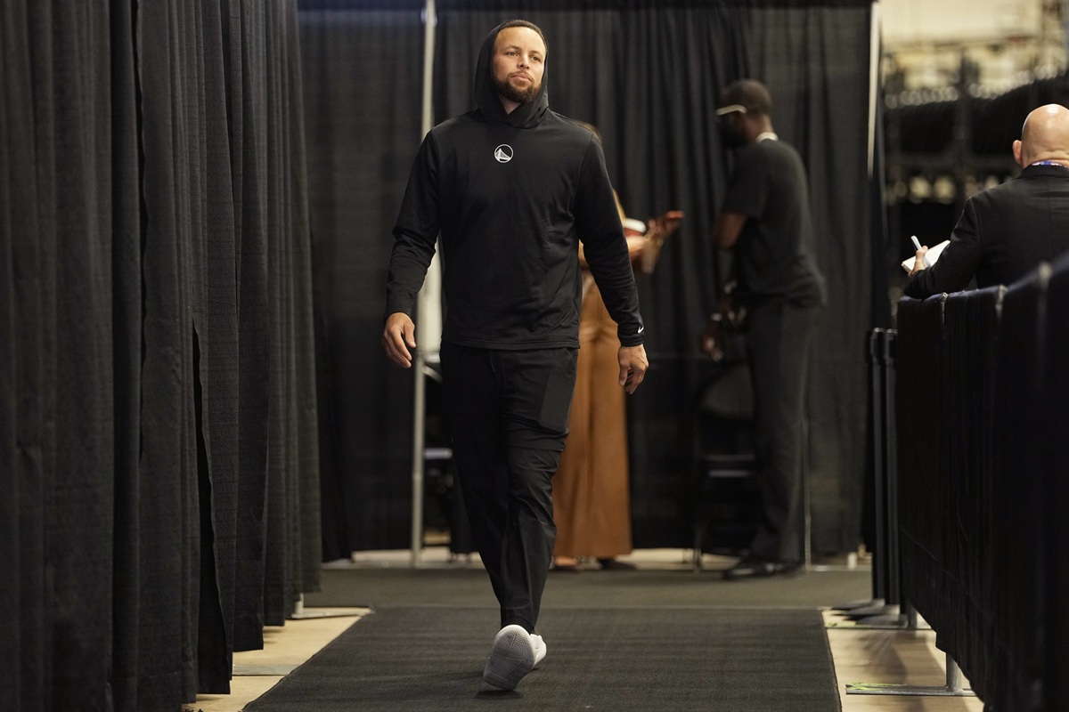 Stephen Curry (Warriors) avant d'affronter les Spurs