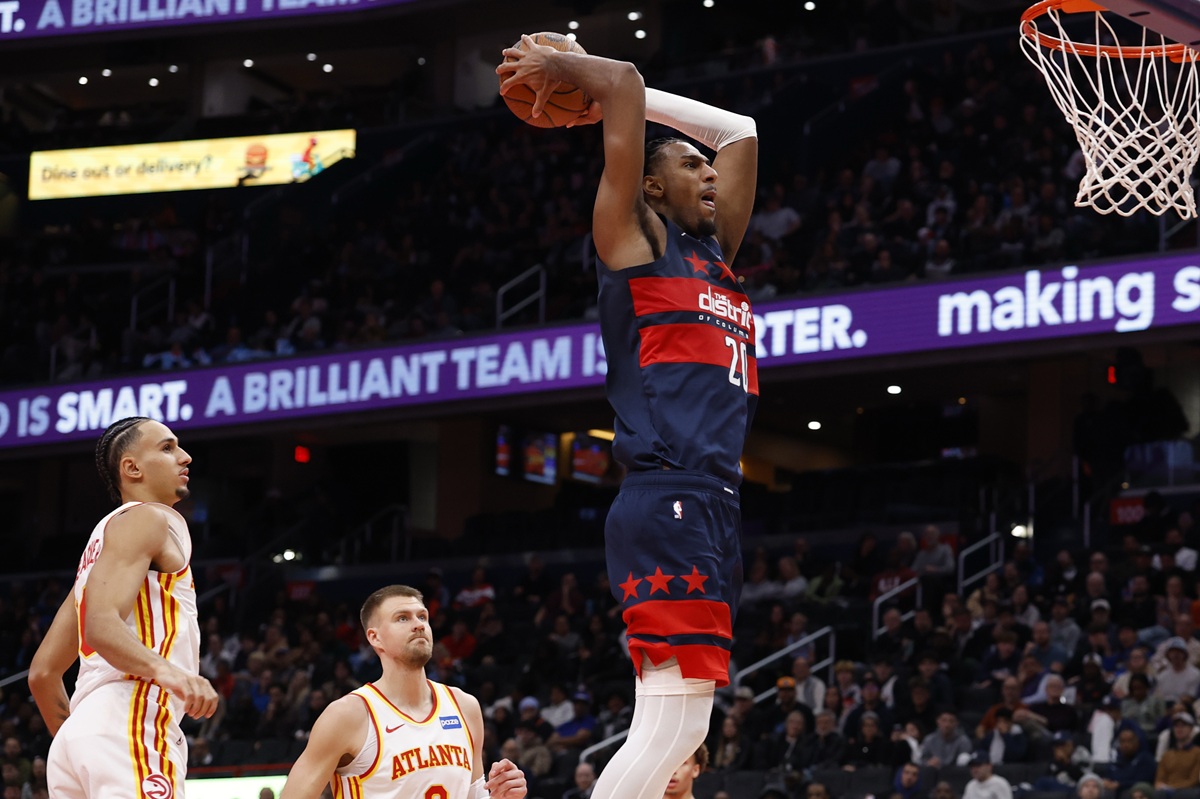 Alex Sarr (Wizards) contre les Hawks