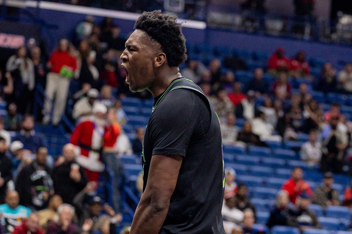 Derik Queen (Pelicans) contre les Spurs