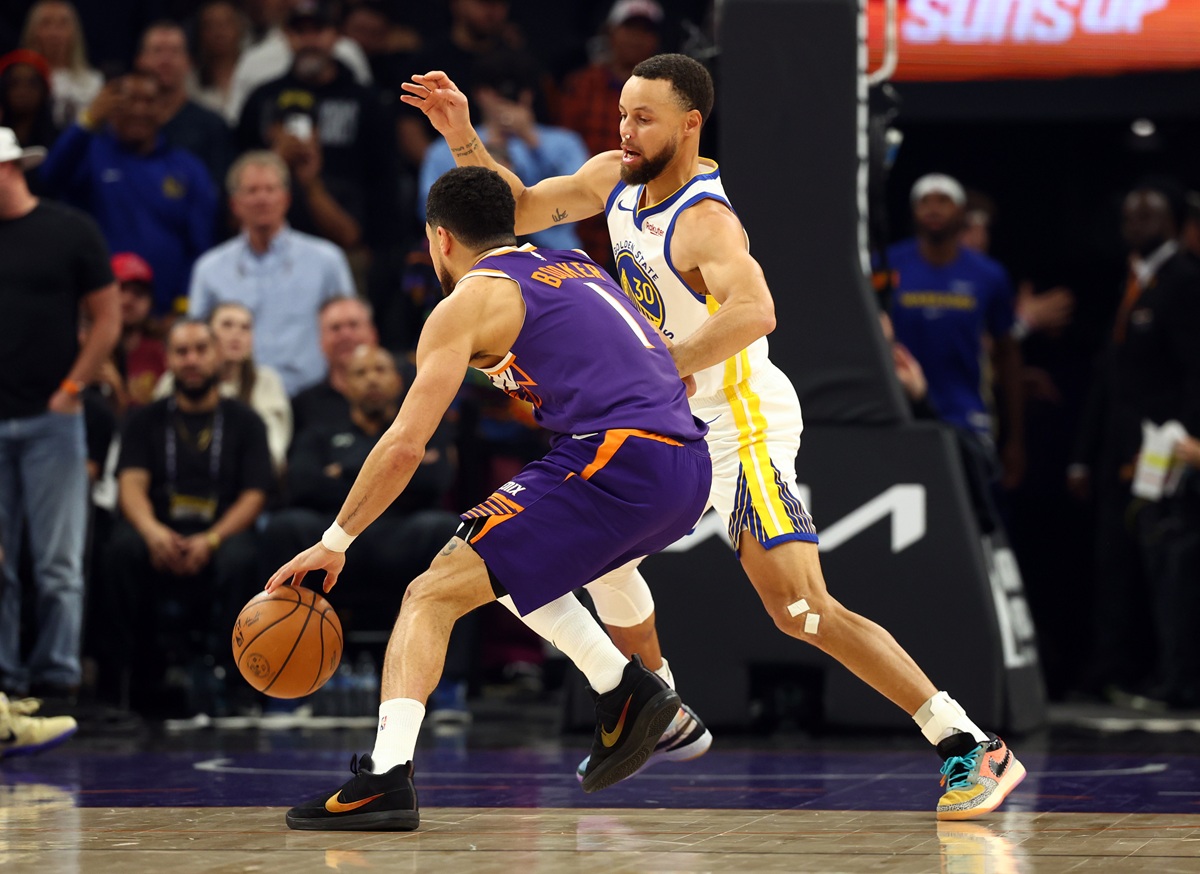 Stephen Curry (Warriors) contre Devin Booker (Suns)