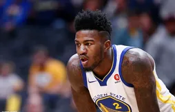 Jordan Bell tient une liste des joueurs qui marquent face à lui