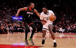 Envoyé au sol par Tari Eason, Vince Williams Jr. s’est gravement blessé