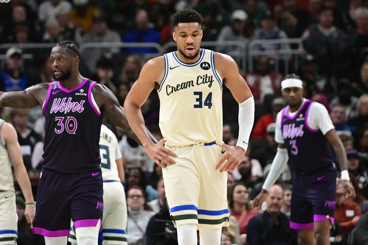 Giannis Antetokounmpo (Bucks) contre les Wolves