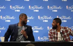 LeBron James époustouflé par la performance de Kyrie Irving