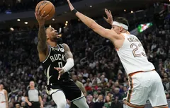 Damian Lillard et les Bucks sans pitié avec les Spurs