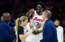 Joel Embiid expulsé après une séquence totalement chaotique…