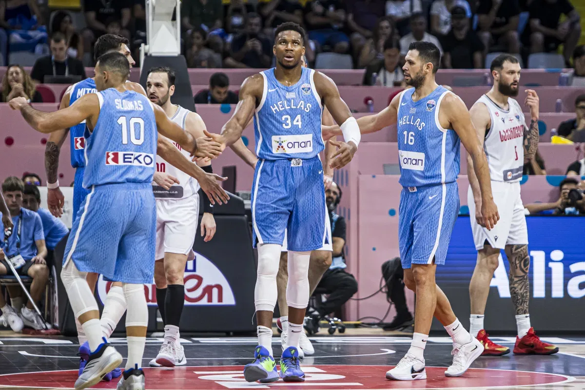 Giannis Antetokounmpo avec la Grèce