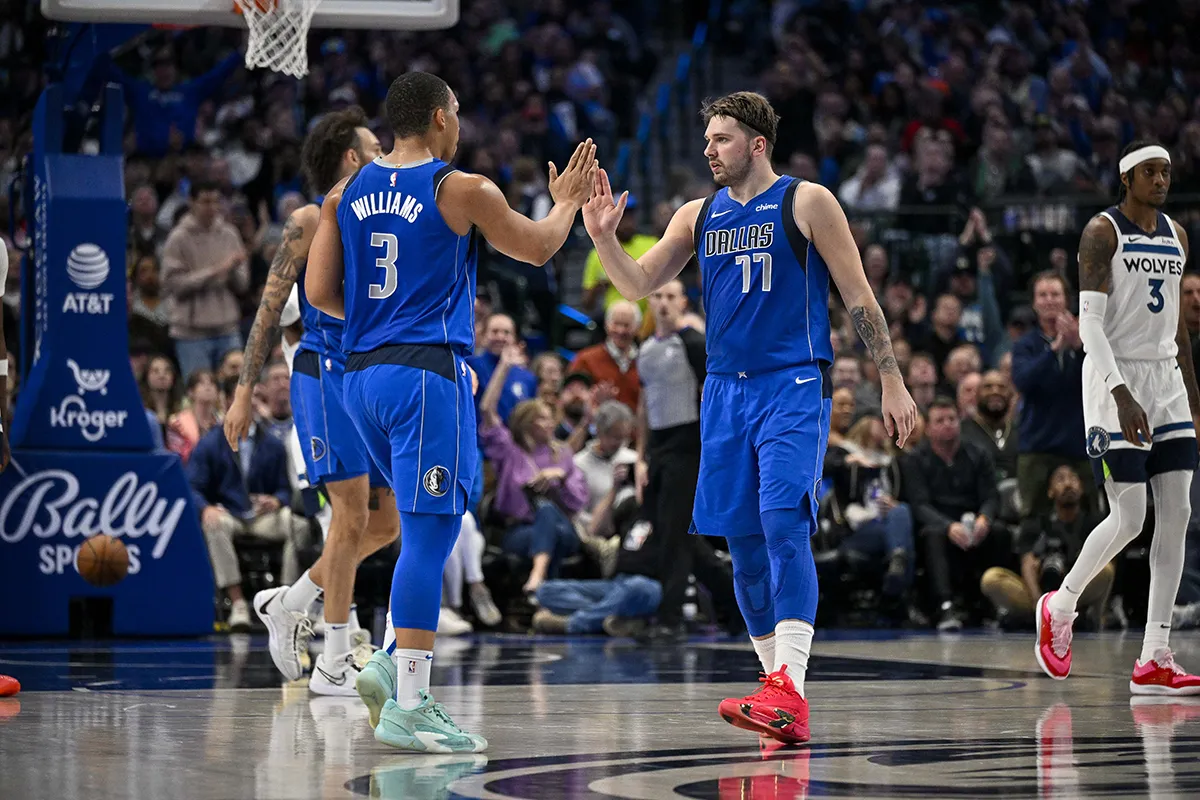 Luka Doncic et Grant Williams