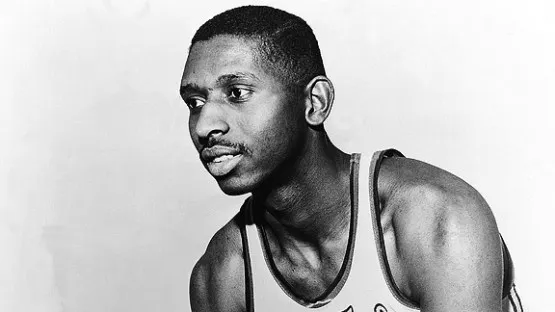 Bientôt un timbre à l'effigie d'Earl Lloyd, le premier joueur afro-américain en NBA ?