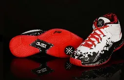 Li-Ning : Dwyane Wade met les pieds dans le bitume