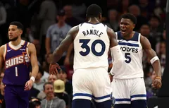 À Phoenix, les Wolves poursuivent leur série de victoires