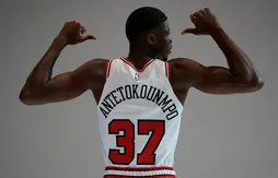 Kostas Antetokounmpo convertit l’essai à Chicago