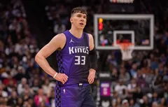 Jake LaRavia s’engage avec les Lakers