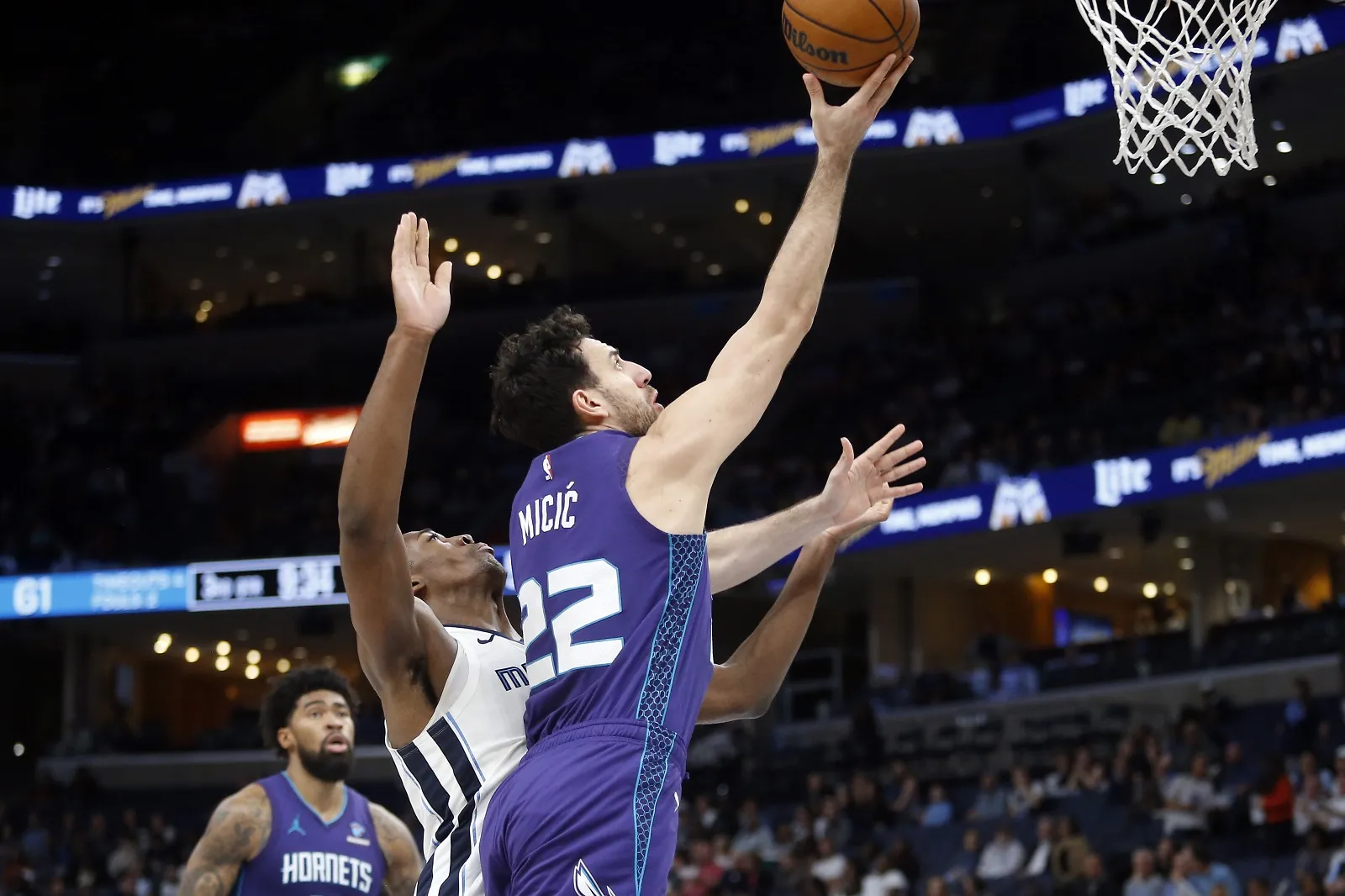 Vasilije Micic (Hornets) contre les Grizzlies