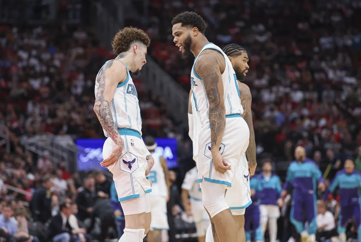 Miles Bridges et LaMelo Ball Hornets