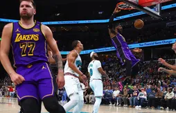 Les Lakers rebondissent à Memphis