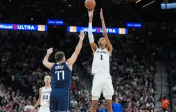 Un immense Luka Doncic éclipse les débuts compliqués de Victor Wembanyama