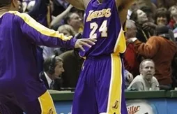 Kobe Bryant plante 39 points et le buzzer-beater de la gagne en prolongation face aux Bucks