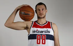 De retour sur les terrains, Danilo Gallinari découvre le rôle de pivot !