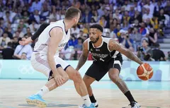 Révélation olympique, Carlik Jones confirme des contacts avec la NBA